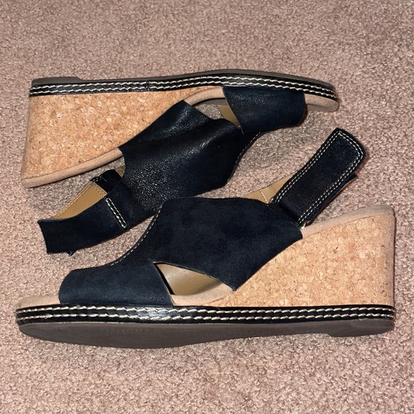 Black wedge shoes from Clark’s - Picture 3 of 7